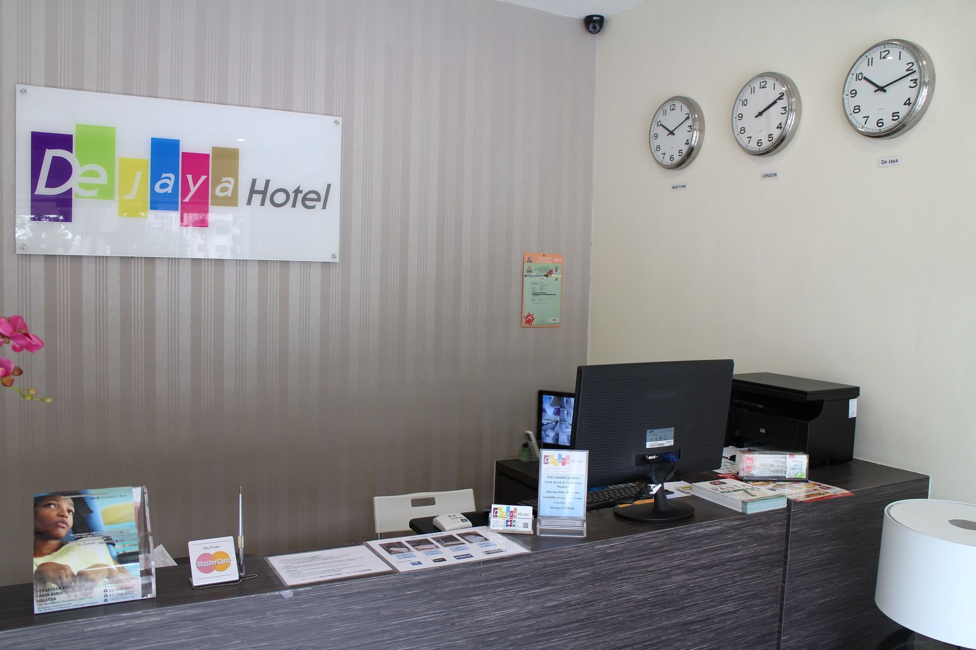 De Jaya Hotel เปอตาลิงจายา ภายนอก รูปภาพ